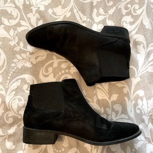 Aldo Chelsea boot suede style, good condition, preloved reflected on price